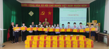 Công ty Cổ phần Đường Quảng Ngãi trao quà dịp Tết Nguyên đán cho những mảnh đời bất hạnh