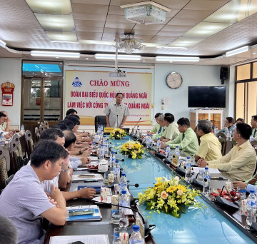 Phó Chủ tịch Quốc hội Trần Quang Phương thăm và làm việc tại Công ty Cổ phần đường Quảng Ngãi