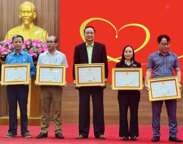 QNS vinh dự được biểu dương tại Hội nghị tổng kết công tác vận động hiến máu tình nguyện năm 2024