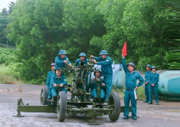 Video: Luyện giỏi, rèn nghiêm, giữ yên bầu trời